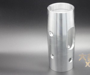 數控機床∣大英新代帶Y軸動力刀塔尾頂機，可搭配多功能動力頭！